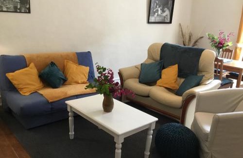 Rochefort-en-Terre Apartment | 10 Porte Cadre