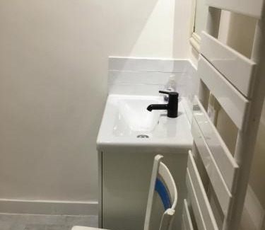 Rochefort-en-Terre Apartment | 10 Porte Cadre