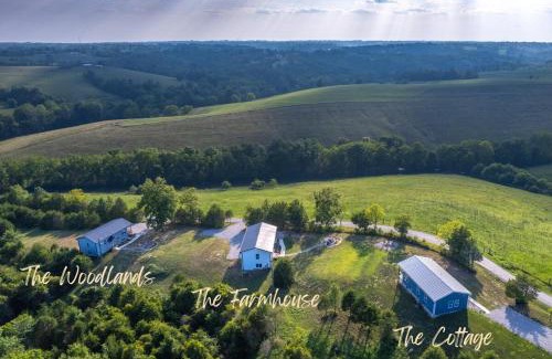 Williamstown House | 100 Acre Relaxing Retreat Near Ark- The Farmhouse