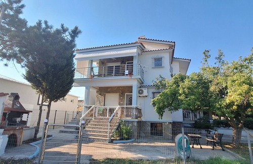 Paralia Mesis House | 100 meters from the blue flag awarded Mesi Beach.