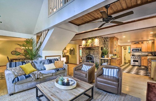 Lakebay House | 100-Year-Old Farmhouse with Hot Tub on 5 Acres!