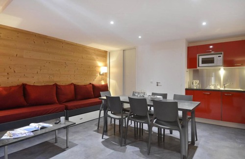 Macot-la-Plagne Apartment | 100m from ski lifts, 8th floor, balcony, tv, ski locker, 51m², La Plagne