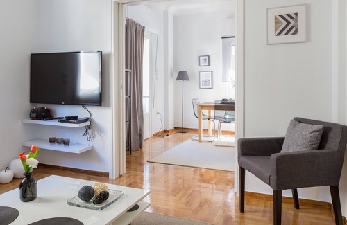 Kypseli Apartment | 100m² Stylish Urban Flat in Bohemian neighborhood