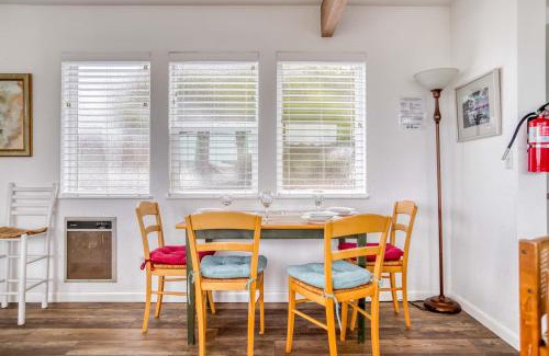 Manzanita House | 1058 Beach MCA 59 - Meredith Lodging