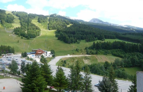 Villard-de-Lans Apartment | 10m from ski slopes, 5th floor, view ski slopes, balcony, parking, tv, ski locker, 43m²