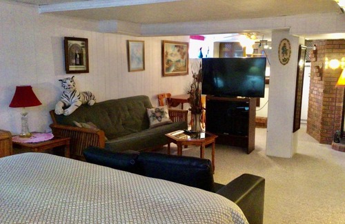 Hanover Bed & Breakfast | 10th Avenue Guest House & Suites