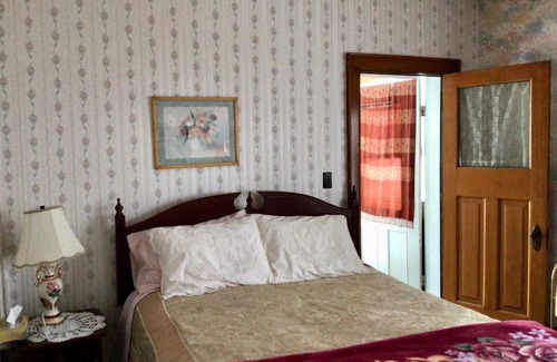 Hanover Bed & Breakfast | 10th Avenue Guest House & Suites