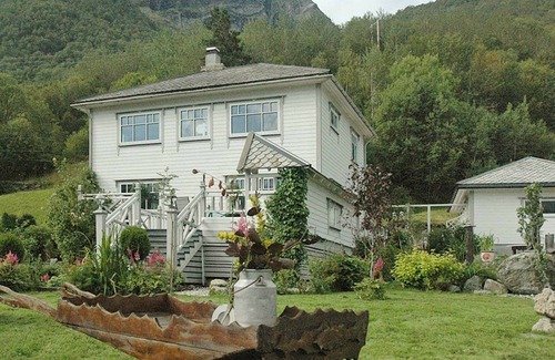 Vanylven House | 11 person holiday home in Syvde