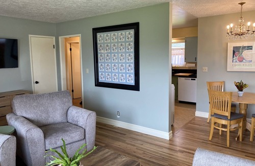 Southeast Salem House | 1133 The 3 Oaks 30 night fully furnished stay at a great price. Full Amenities!