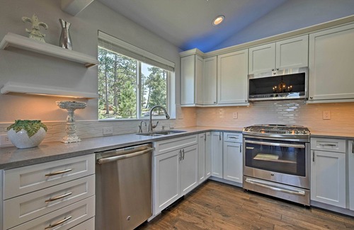 Doubleheader House | 12 Mi to Red Rocks: Morrison Home w/Deck