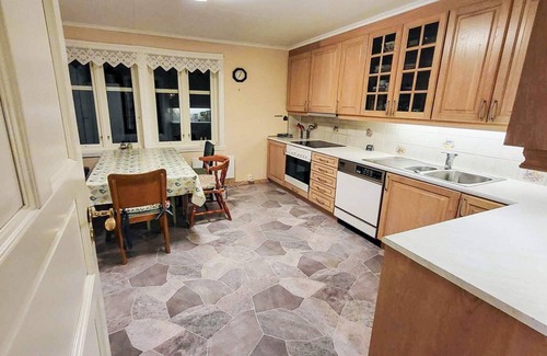 Masfjorden House | 12 person holiday home in Masfjordnes