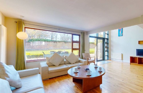 Castlemartyr House | 120 m² House ∙ 2 bedrooms ∙ 4 guests