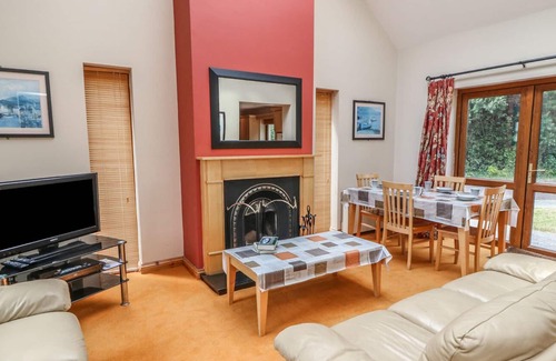Sneem House | 13 SNEEM LEISURE VILLAGE, family friendly in Sneem, County Kerry