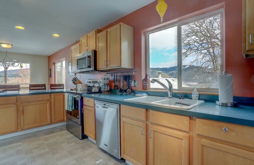 Hood River House | 135 m² House ∙ 3 bedrooms ∙ 6 guests