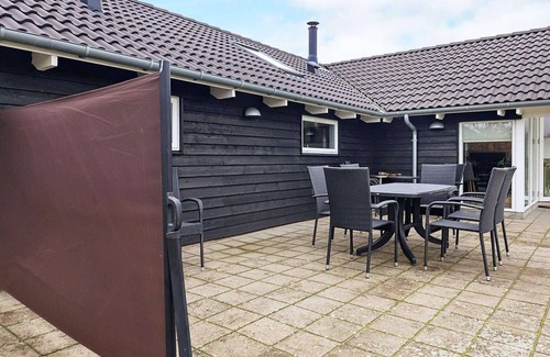 Sundstrup House | 14 person holiday home in Højslev