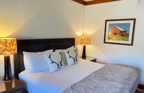 Stowe Area Resort | 1434 Lodge at Spruce Peak Ski in Ski out Studio Expansive Views By Stowe Mountain Rentals