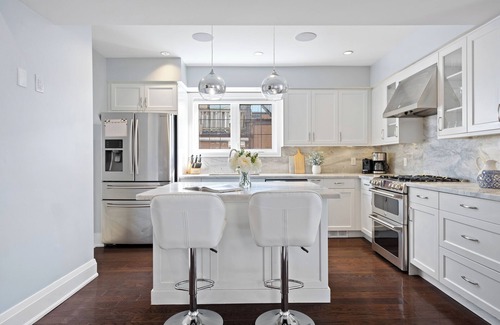 East York House | 15 Min to Downtown | Games Room | Private Parking | Private Backyard