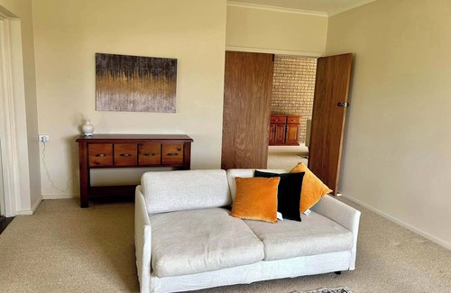 Leongatha House | 15 mins from the coast! Pet-friendly, large home great for multiple families!