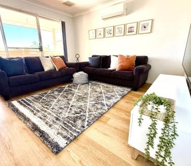East Victoria Park House | 150 Unbeatable Location 3br Stylish Stay