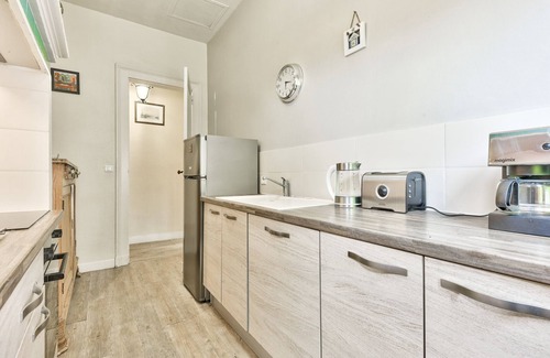 Andernos-les-Bains Ski Chalet | 150m from Betey Beach, house for 6