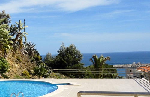 Sesimbra Condo | 150m From the Beach With Pool