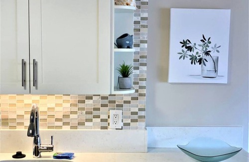 Waikiki Apartment | 1519 · Ilikai Collection # 9. Beachfront Resort, upgraded