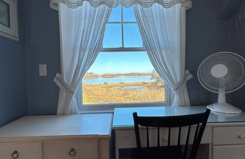 Pocasset House | 157 Tahanto Rd - Updated 3BR home w/ocean view, steps to beach!