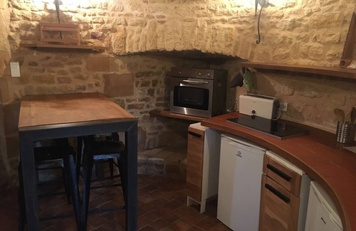 Saint-Vincent-Bragny House | 15TH CENTURY PRIORY