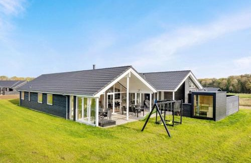 Mommark Strand House | 16 person holiday home in Sydals