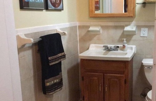 Union City Apartment | 1721 1A · City Chic Studio/Parking Available - 20 min to NYC