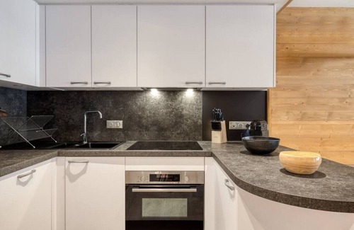 Meribel-Mottaret Apartment | 175 L'Ours | Charming renovated apartment | Ski in ski out