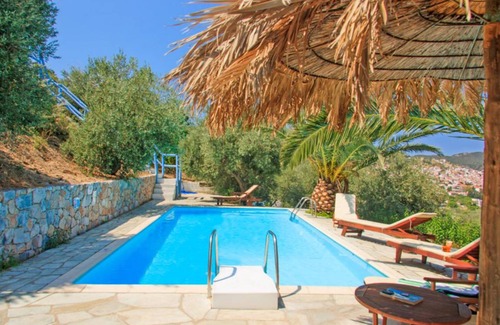 Skopelos Villa | 175 m² Villa ∙ 3 bedrooms ∙ 8 guests