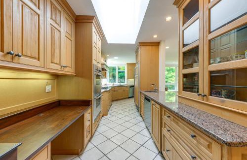 Weston Apartment | 18 Mi to Boston - Stylish Unit in Upscale Enclave!