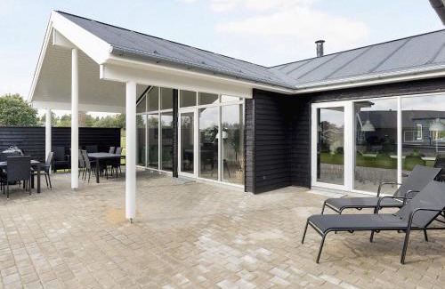 Aalbaek House | 18 person holiday home in Ålbæk