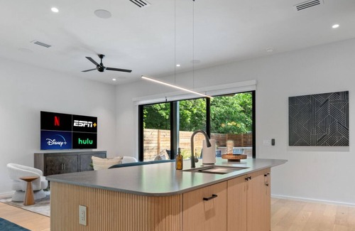 Holly Apartment | 1801 Holly St #1 xxx