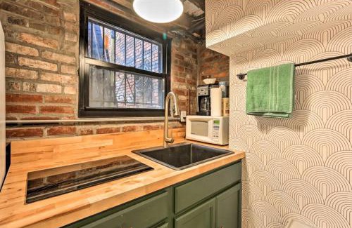 Historic Downtown House | 1850s historic Row House 7min train to NYC with private backyard