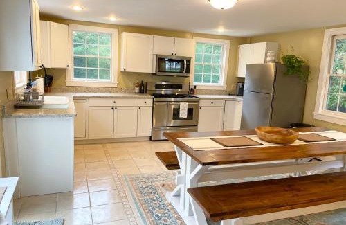 Madison House | 1860's Colonial House Near Downtown and Beaches!