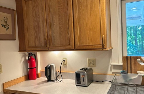 Rowe House | 18th Century Refurbished Yankee 3 Bedroom Farmhouse in the Berkshires