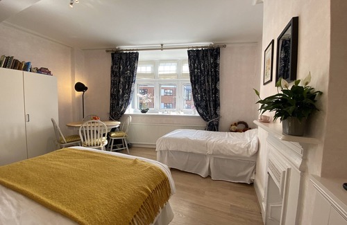 Henley Bed & Breakfast | 19 Station Road