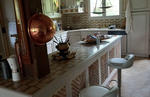 Saint-Christophe-de-Double House | 19th century Château Colette next to St Emilion 3-star non-smoking interior.