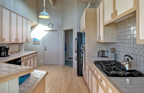 Bodega Bay House | 19th Hole - Spectacular ocean views, front line Bodega Harbour, 18th fairway