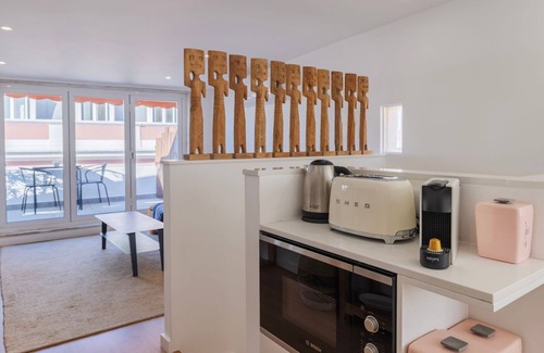 Merces Apartment | 1BDR Apartment w/AC and Terrace by LovelyStay