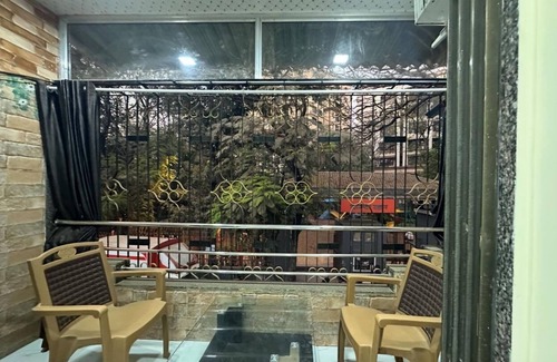 Andheri West House | 1BHK-Entire Home Near Kokilaben Dhirubhai Ambani Hospital Andheri W