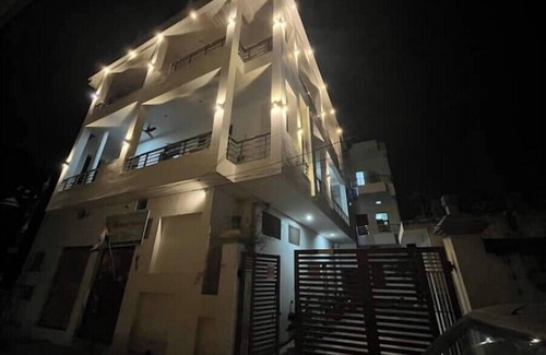 Varanasi House | 1BHK Suite- 202@ Kanti Villa -MahaShiva Retreat