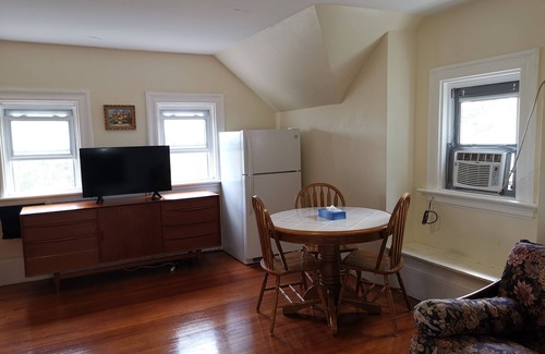 Worcester House | 1BR Apt , walk to WPI, Palladium, free parking