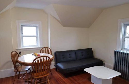 Worcester House | 1BR Apt , walk to WPI, Palladium, free parking