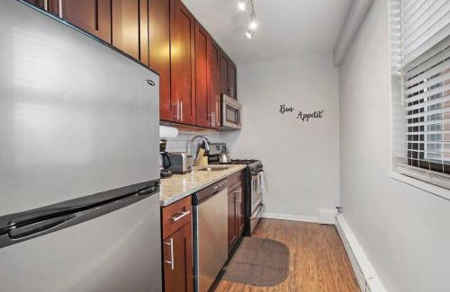 Hyde Park Apartment | 1BR Chic and Cozy Apartment in Chicago - Hyde Park 408