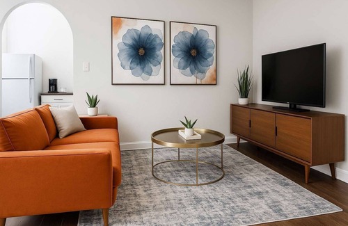 Hyde Park Apartment | 1BR Chic Apt in Downtown Chicago