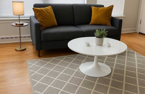 Bowmanville Apartment | 1BR Chic & Sunny Place