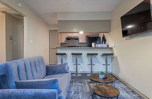 Boulevard Oaks Apartment | 1BR Father's Montrose Estate E! Medical Center ⭐️⭐️⭐️⭐️⭐️